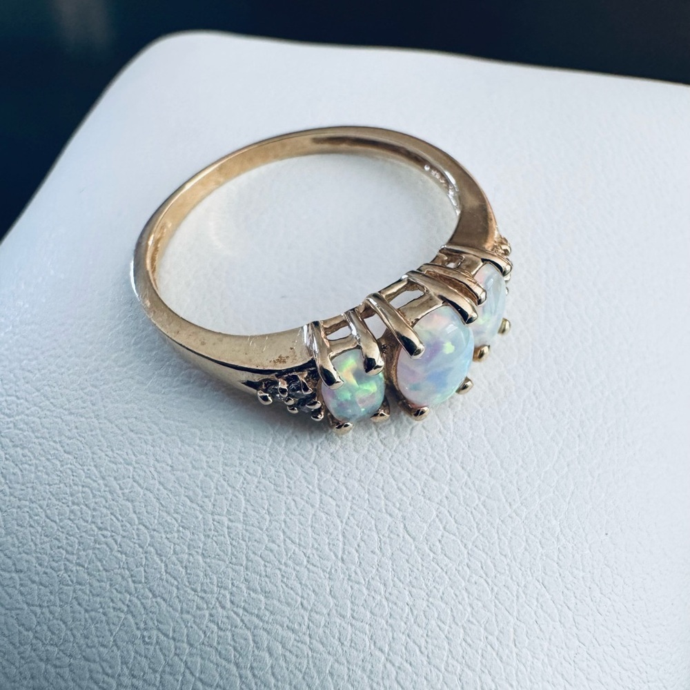 10K Yellow Gold Vintage Opal Diamond Three Stone Band Ring size 6.75 - Picture 4 of 7